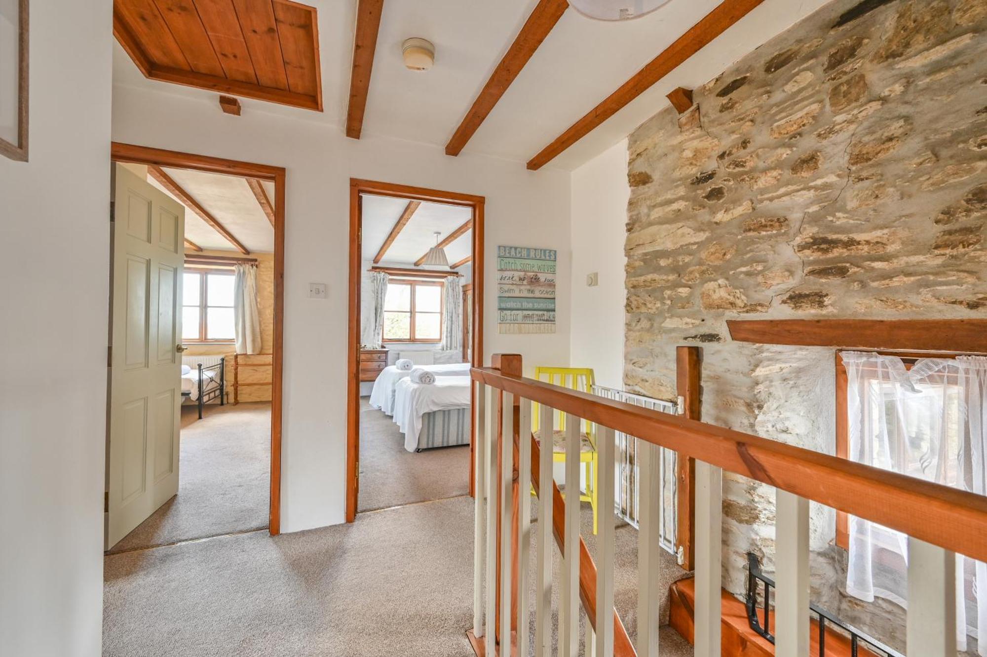 Polean Farm Cottages - With Free Animal Feeding And Pony Rides And Free Access To A Nearby Pool Looe Habitación foto