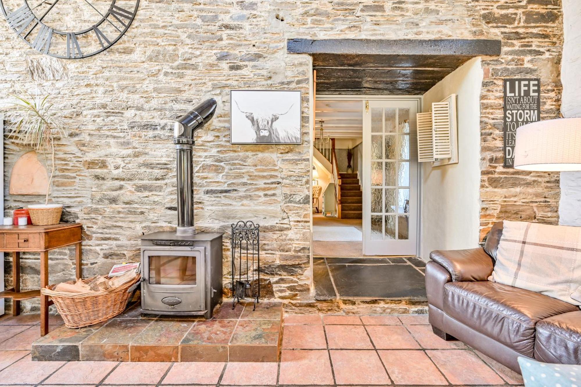 Polean Farm Cottages - With Free Animal Feeding And Pony Rides And Free Access To A Nearby Pool Looe Habitación foto