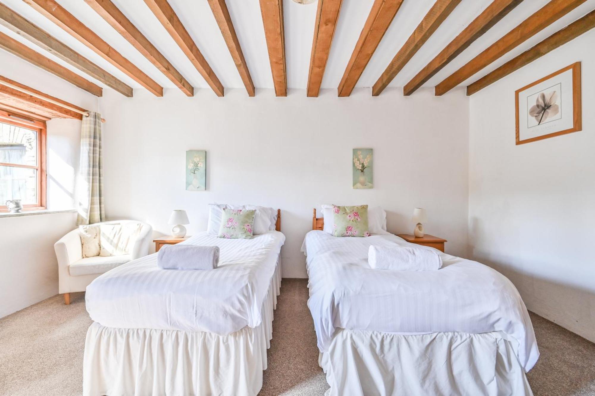 Polean Farm Cottages - With Free Animal Feeding And Pony Rides And Free Access To A Nearby Pool Looe Habitación foto