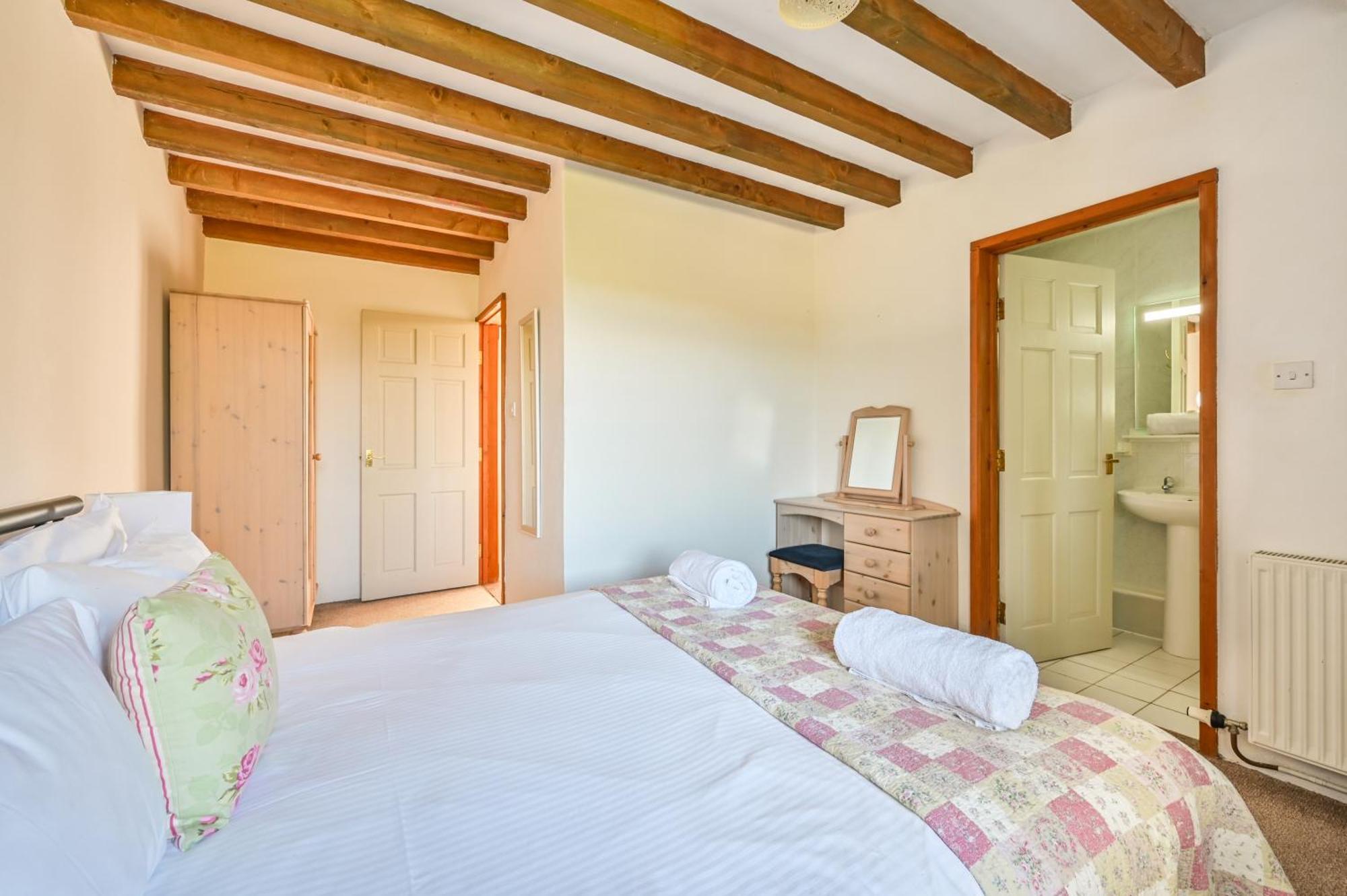 Polean Farm Cottages - With Free Animal Feeding And Pony Rides And Free Access To A Nearby Pool Looe Habitación foto