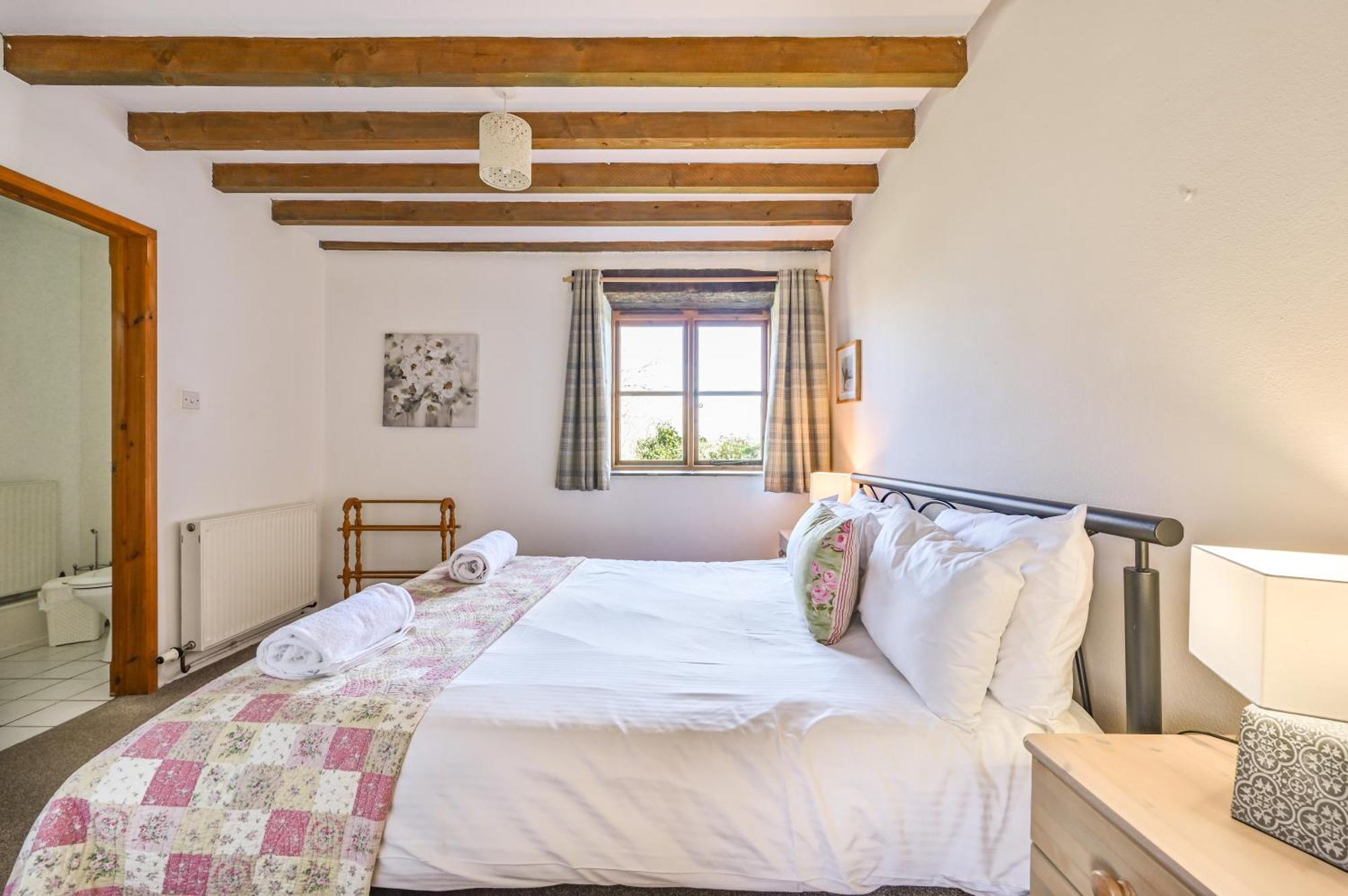 Polean Farm Cottages - With Free Animal Feeding And Pony Rides And Free Access To A Nearby Pool Looe Habitación foto