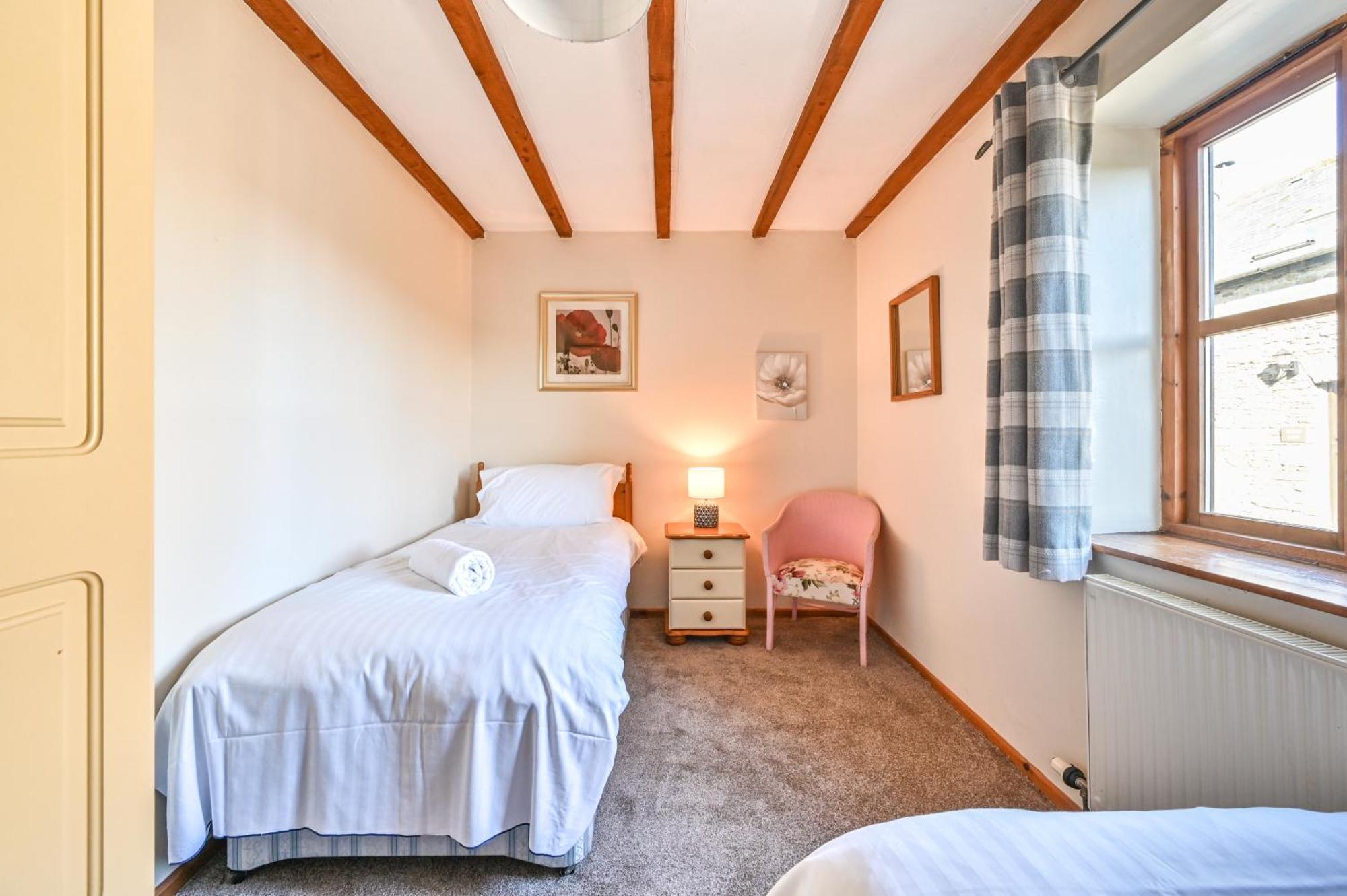 Polean Farm Cottages - With Free Animal Feeding And Pony Rides And Free Access To A Nearby Pool Looe Habitación foto