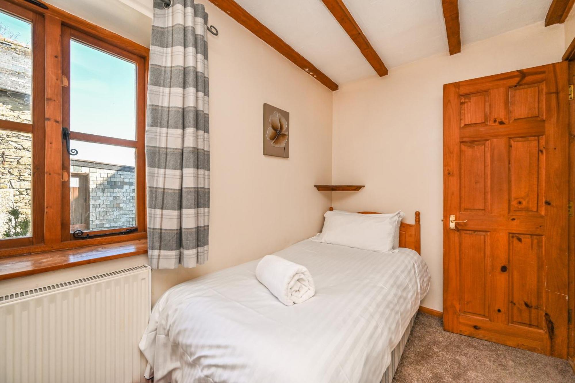 Polean Farm Cottages - With Free Animal Feeding And Pony Rides And Free Access To A Nearby Pool Looe Habitación foto